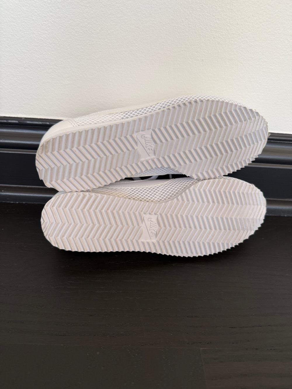 Nike White Low-Top Mesh daybreak Sneakers - Picture 7 of 8